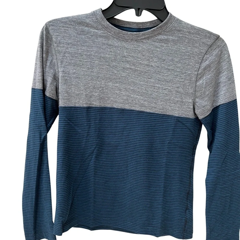 2 Tucker & Tate long sleeved tshirts Heather cream & Gray/teal striped size M